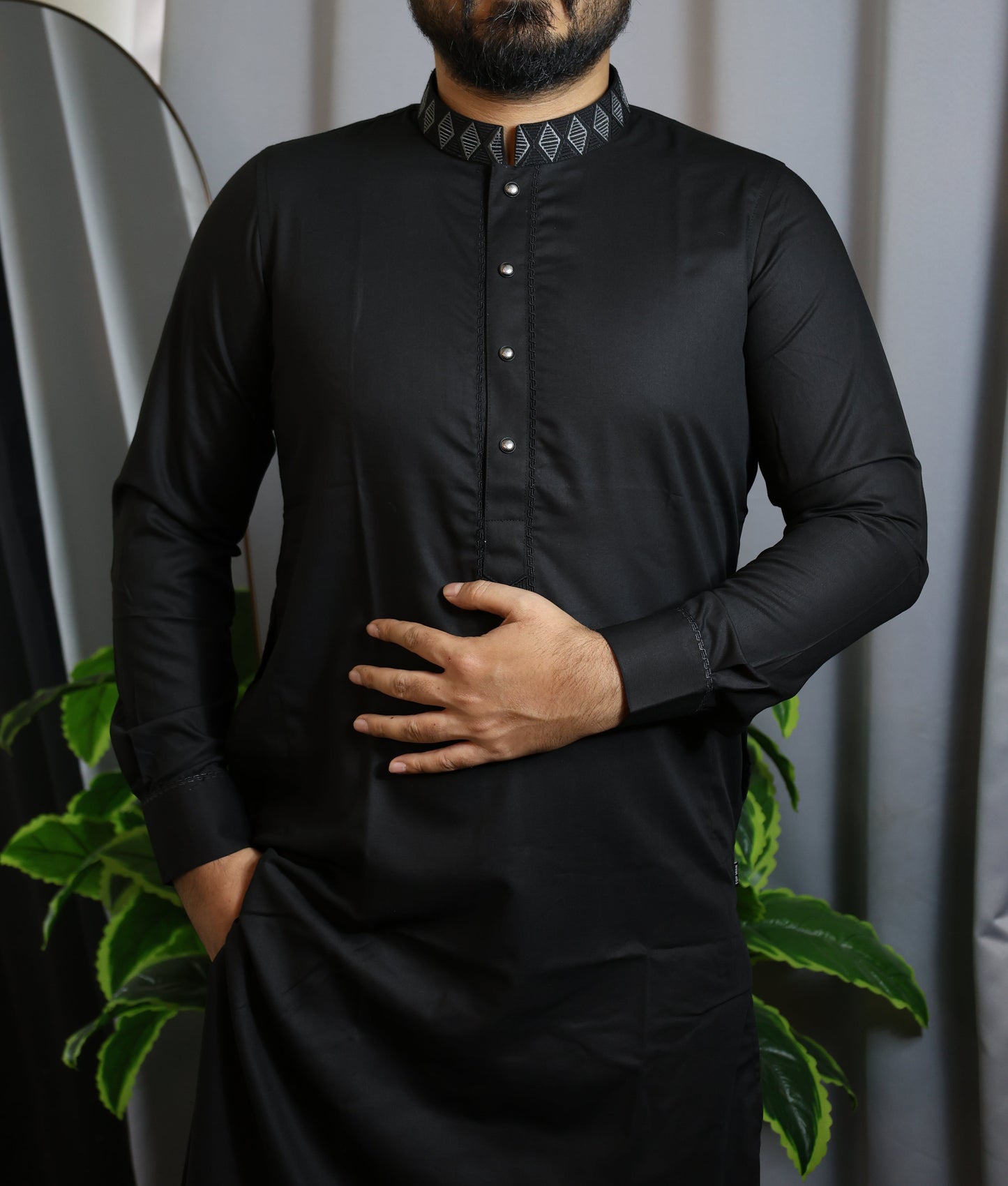 Taaroo Panjabi for Men - Black Karchupi TPJ-07